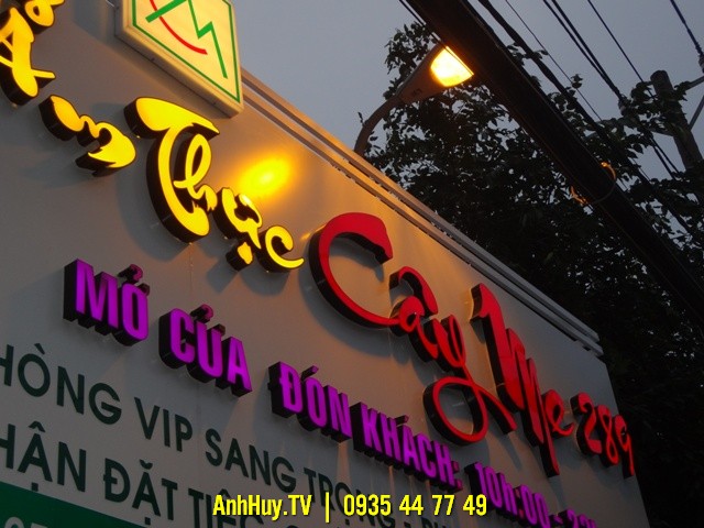 Làm hộp đèn tại Đà Nẵng đẹp chất lượng cao bạn sẽ được tư vấn 0935447749 Xuân Diễm