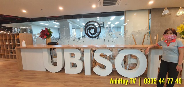 Thi Công Dán Kính Ubisoft Đà Nẵng Quảng Cáo Anh Huy TV
